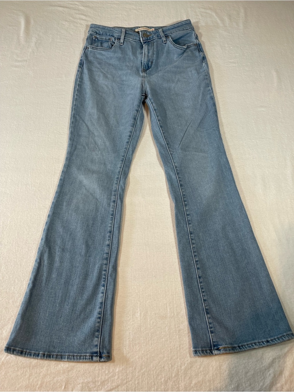 Levi’s 725 High Rise Bootcut Light Blue Flare Women's Jeans Size 28